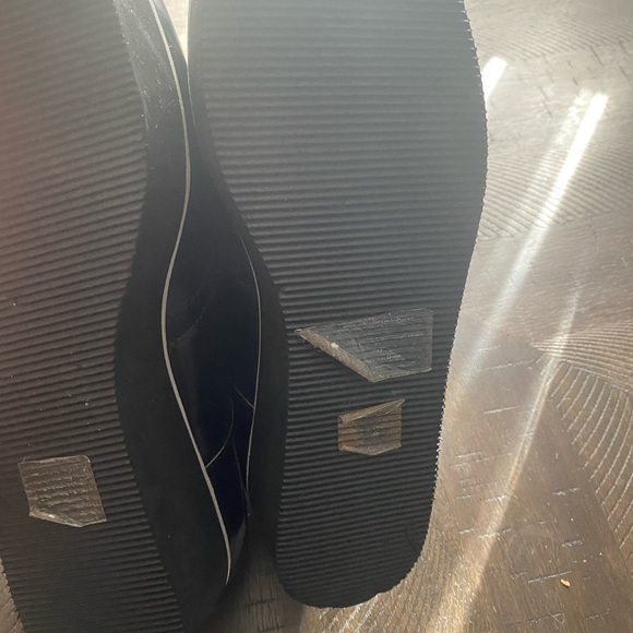 Black platform - Picture 3 of 3